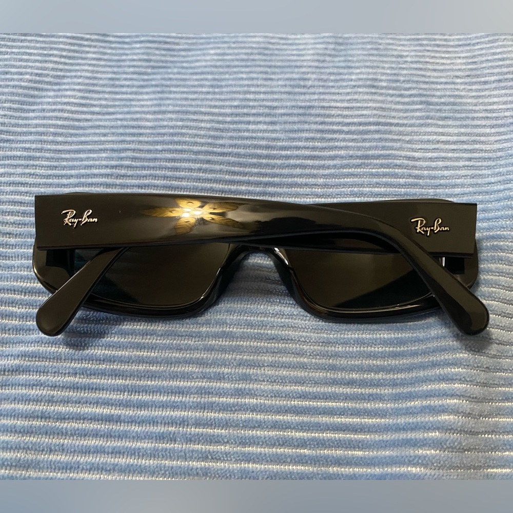 Ray•Ban sunglasses (Style No. RB 4122) - Picture 6 of 16